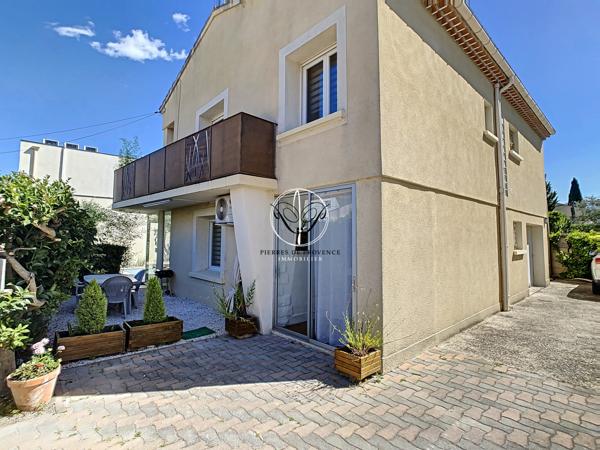 L'Isle-sur-la-Sorgue (84800) Isle sur la Sorgue maison T5 de 139 m2 Habitables terrain 400 M2 Piscine