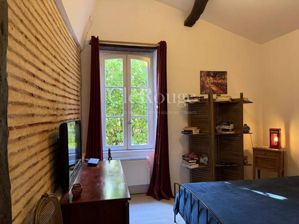 Proche de Duras - Grande Maison Familiale avec Gîte, Granges et Piscine