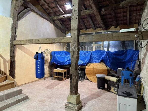 Proche de Duras - Grande Maison Familiale avec Gîte, Granges et Piscine