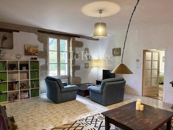 Proche de Duras - Grande Maison Familiale avec Gîte, Granges et Piscine
