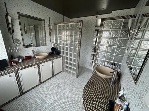 Maison 7 pièces - 212 m²