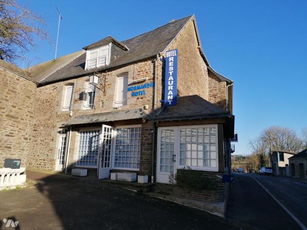 Hôtel/restaurant à vendre avec la matériel et les meubles 
Au pied de la baie du Mt St Michel