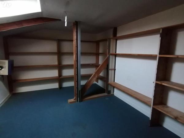 Hôtel/restaurant à vendre avec la matériel et les meubles 
Au pied de la baie du Mt St Michel