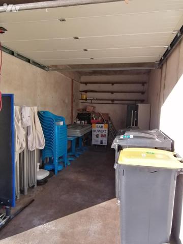 Hôtel/restaurant à vendre avec la matériel et les meubles 
Au pied de la baie du Mt St Michel