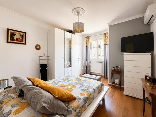 Appartement trois pieces traversant en plein coeur du centre-ville