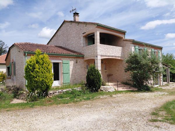 Maison atypique de 2008 d'environ 145 m2