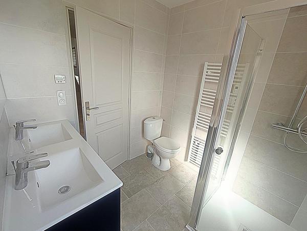 Maison atypique de 2008 d'environ 145 m2