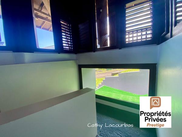 Villa d'architecte extraordinaire - Petit Bourg 8 pièce(s) 250 m2