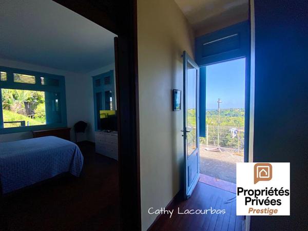 Villa d'architecte extraordinaire - Petit Bourg 8 pièce(s) 250 m2