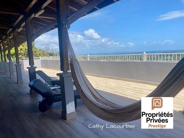 Villa d'architecte extraordinaire - Petit Bourg 8 pièce(s) 250 m2