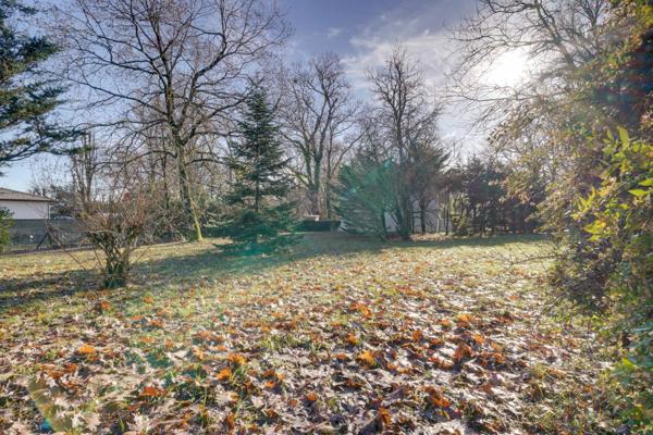 Mérignac (33700) Terrain constructible de 1147m2 non viabilisé