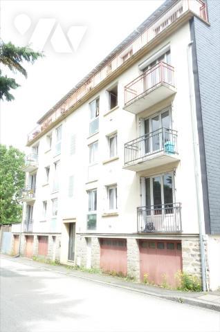MAYENNE- Proche centre ville, appartement de deux chambres avec cave, en bon état..