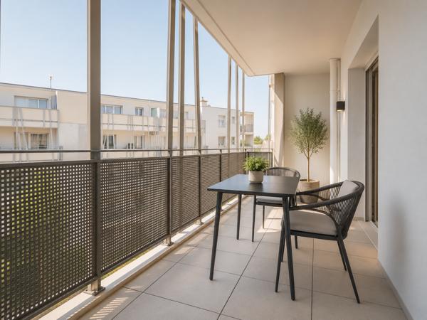 Appartement
         2 pièces
        - 38 m² 144 000 € *