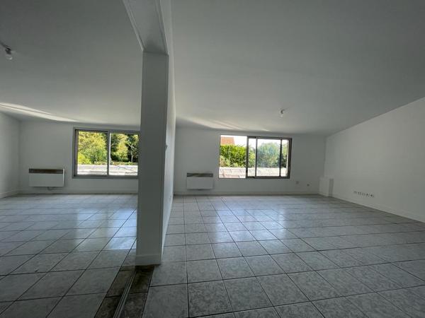 Location bureau Saint-Nom-la-Bretèche - 56 m² - 1 000 €/mois