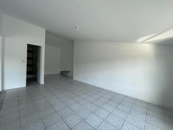 Location bureau Saint-Nom-la-Bretèche - 56 m² - 1 000 €/mois