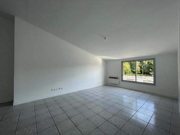 Location bureau Saint-Nom-la-Bretèche - 56 m² - 1 000 €/mois