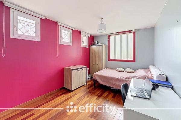 Appartement
         4 pièces
        - 126 m² Exclusivité 279 000 € *