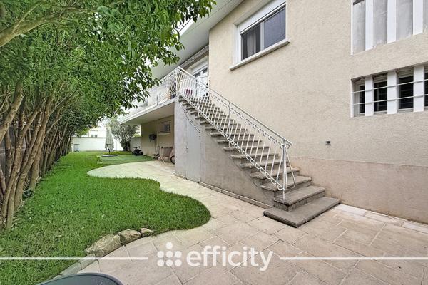 Appartement
         4 pièces
        - 126 m² Exclusivité 279 000 € *