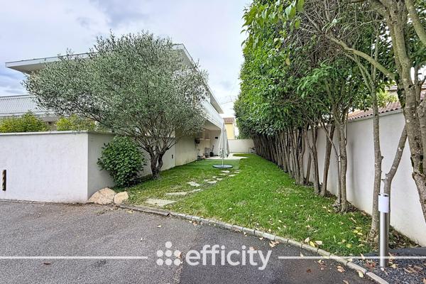 Appartement
         4 pièces
        - 126 m² Exclusivité 279 000 € *