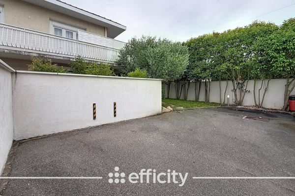 Appartement
         4 pièces
        - 126 m² Exclusivité 279 000 € *