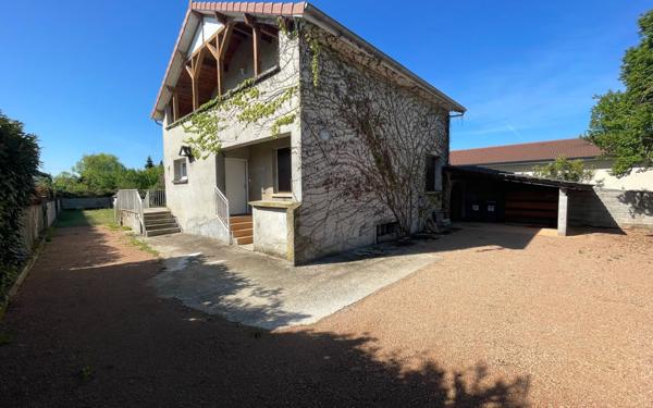 Maison à vendre    6 pièces •  Tignieu-Jameyzieu