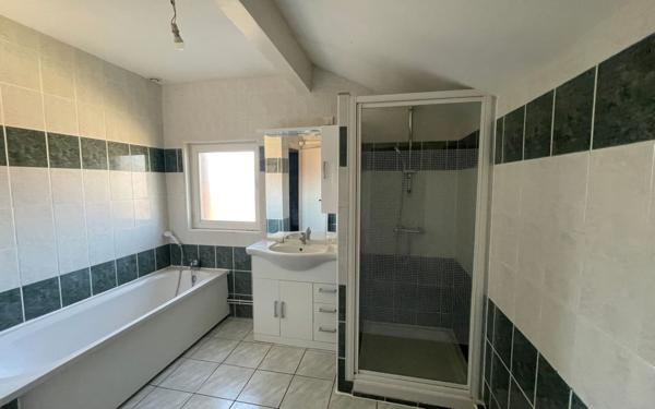 Maison à vendre    6 pièces •  Tignieu-Jameyzieu