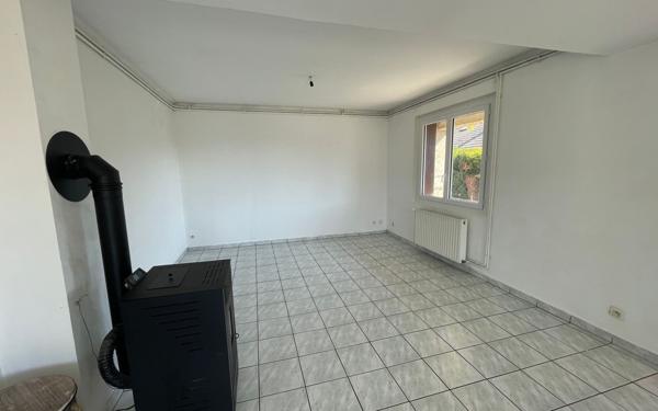 Maison à vendre    6 pièces •  Tignieu-Jameyzieu