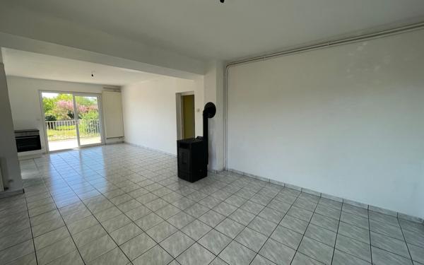 Maison à vendre    6 pièces •  Tignieu-Jameyzieu