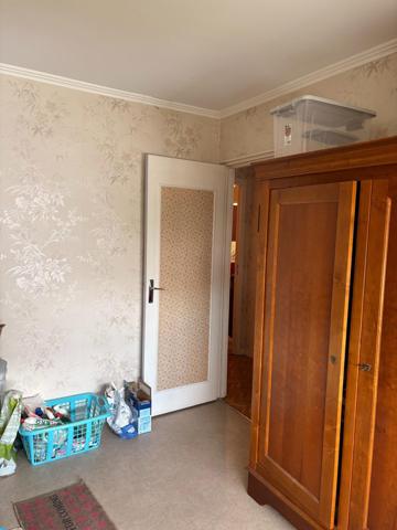 PROCHE CENTRE VILLE TOUTES COMMODITÉS LUMINEUX AVEC PARKING PRIVÉ