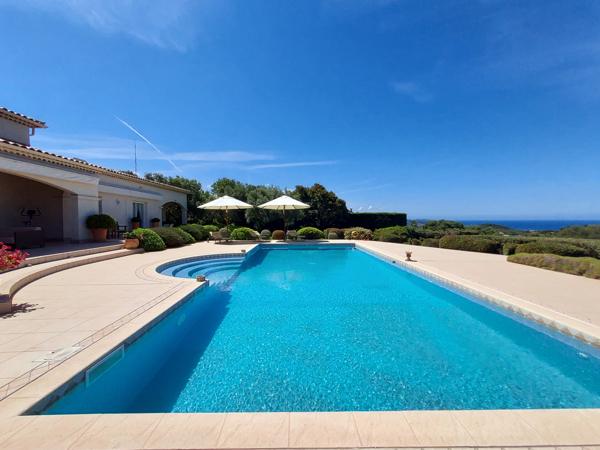 Bastelicaccia, villa de prestige vue merd de plain pied avec piscine Bastelicaccia (20129)