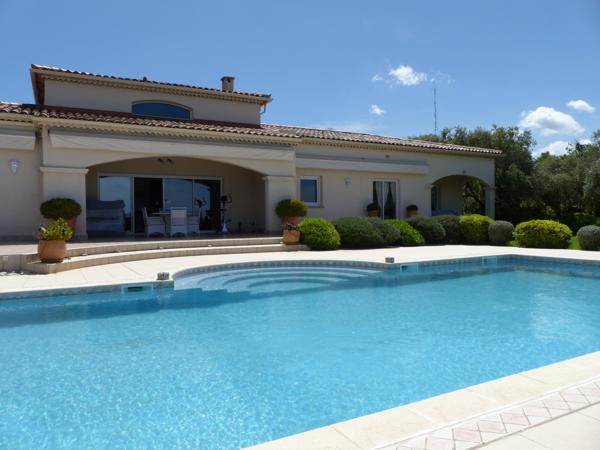 Bastelicaccia, villa de prestige vue merd de plain pied avec piscine Bastelicaccia (20129)