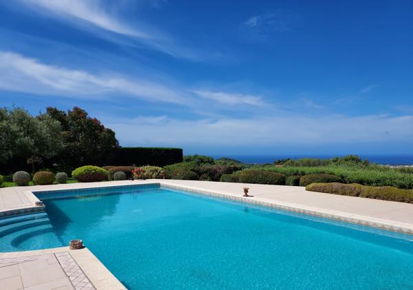 Bastelicaccia, villa de prestige vue merd de plain pied avec piscine Bastelicaccia (20129)