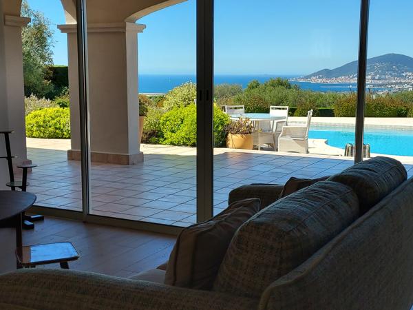 Bastelicaccia, villa de prestige vue merd de plain pied avec piscine Bastelicaccia (20129)