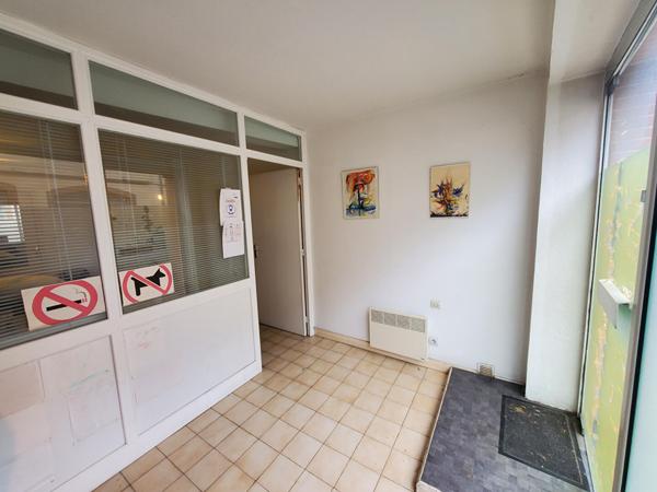 Local commercial 23.54 m2