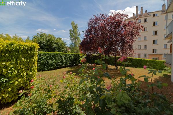 Appartement
         2 pièces
        - 46 m² 139 000 € *