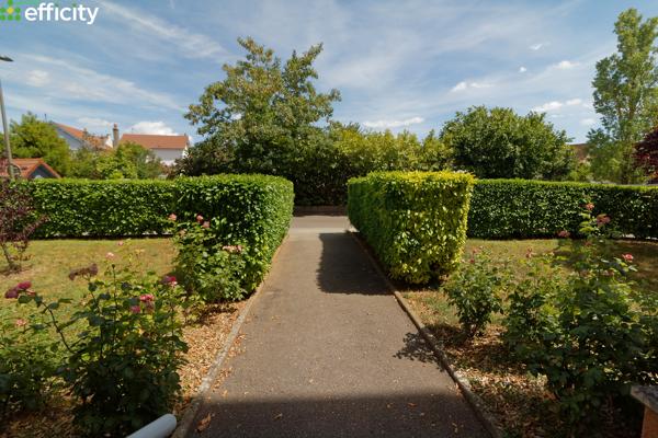 Appartement
         2 pièces
        - 46 m² 139 000 € *