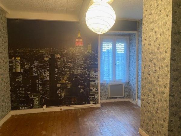 Maison 70m², 2 chs, terrain 302 m², dépendance, centre Messei