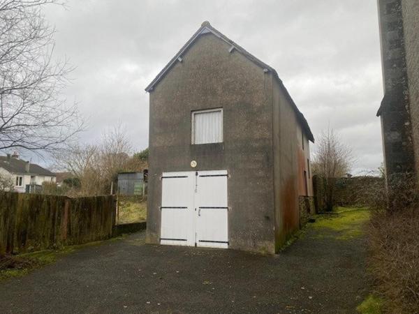 Maison 70m², 2 chs, terrain 302 m², dépendance, centre Messei