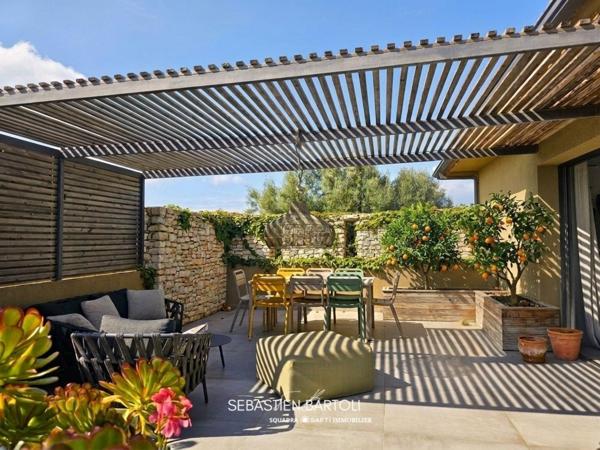 Immeuble avec local commercial et habitation principale