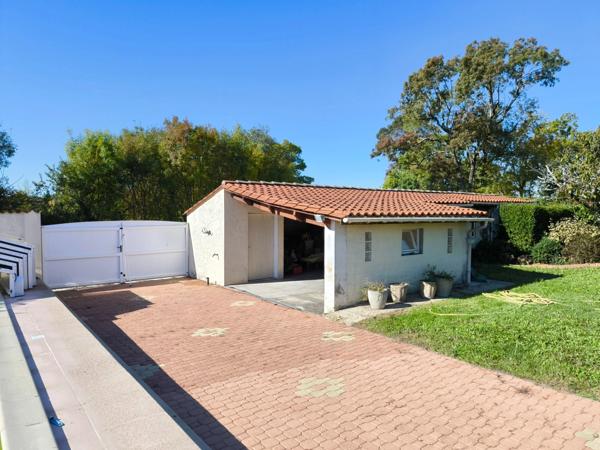 Maison à vendre 10 pièces avec Piscine NERCILLAC (16)