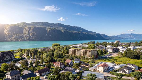 Spacieux Appartement 3 pièces - 78m2 + Terrasse 15m2 - Quartier Lac à AIX LES BAINS