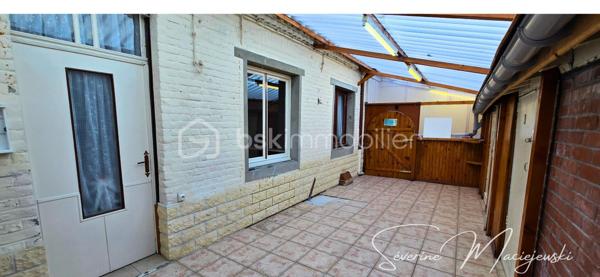 🏡Située sur la commune prisée d’Auchel, cette maison mitoyenne de 50 m² à rénover entièrement est une véritable opportunité
par son fort potentiel d'agrandissement de plus de  100 m² sur une parcelle de 440m².

✨ Elle se compose d’un séjour avec cuisine, d’un salon, d’une chambre, un bureau , une salle d'eau , un wc indépendant. 
 des dépendances.
🌳 Vous apprécierez également son joli jardin clôturé, un abri de jardin et la possibilité de stationnements privatif  ainsi que la création de garage.

👉 Un bien idéal pour un petit budget , situé dans un secteur calme et proche des commodités.
💡 Gros potentiel avec possibilité d’agrandissement important !
✨ Amateur de travaux 🔥
Une opportunité idéale pour un projet de rénovation complet de la toiture au sol.✨ Projection après travaux 
➕ Non soumis au DPE

🙋‍♀️ Contactez moi pour plus d'informations et organiser une visite
