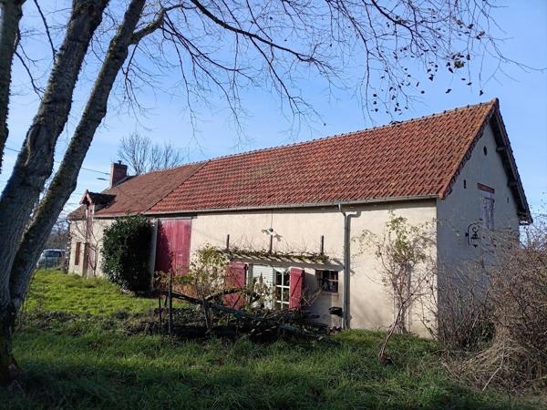 Longère hébergeant 2 habitations plus une maisonnette située au calme