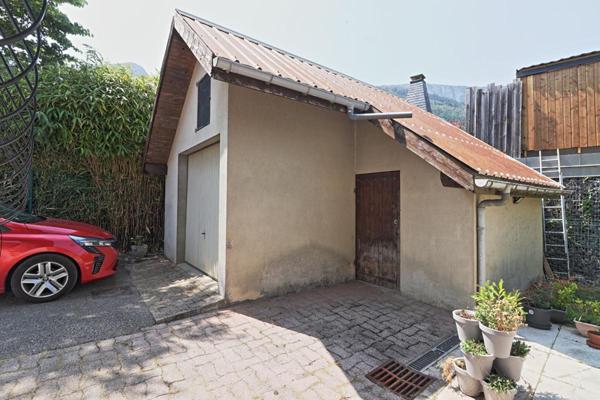 T4 dans maison (3 chambres) entièrement rénové, Doussard, 89 m² avec jardin, garage, cave et parking