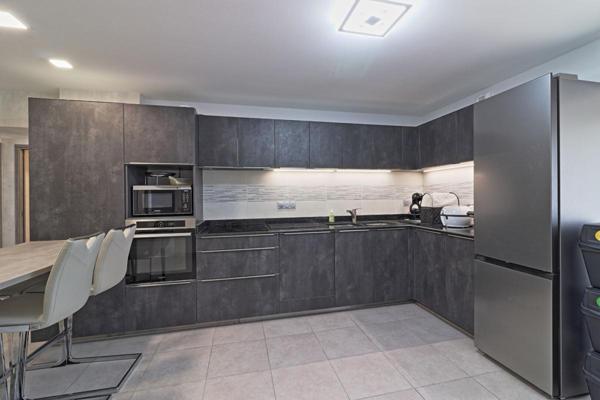 T4 dans maison (3 chambres) entièrement rénové, Doussard, 89 m² avec jardin, garage, cave et parking