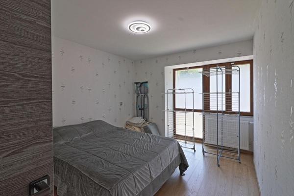 T4 dans maison (3 chambres) entièrement rénové, Doussard, 89 m² avec jardin, garage, cave et parking