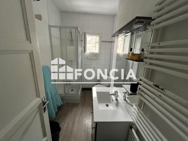 Location Appartement 2 pièces 49.7 m² - 28 RUE DE PARIS Flers 61100