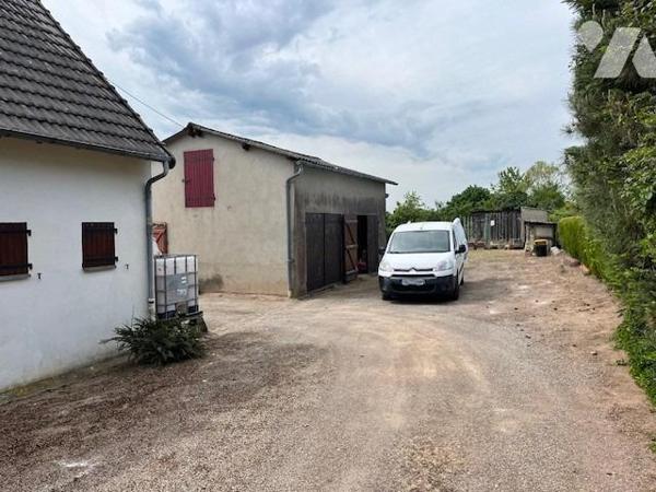 Maison de plain pied avec jardin et dépendances CERILLY (03350)