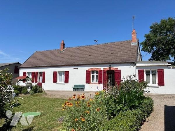 Maison de plain pied avec jardin et dépendances CERILLY (03350)