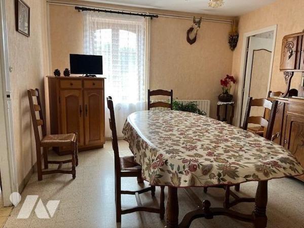 Maison de plain pied avec jardin et dépendances CERILLY (03350)